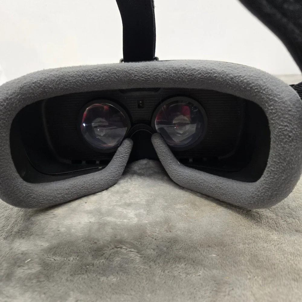 Samsung Gear VR Oculus SM-R323 Blue Black Virtual Reality Headset Viewer